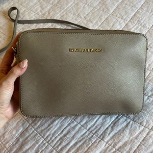 Michael Kors | Jet Set Crossbody Bag